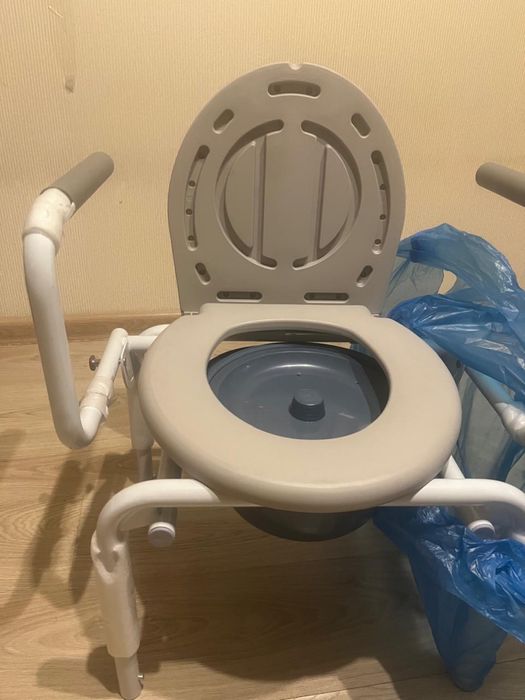 Продается санитарное кресло