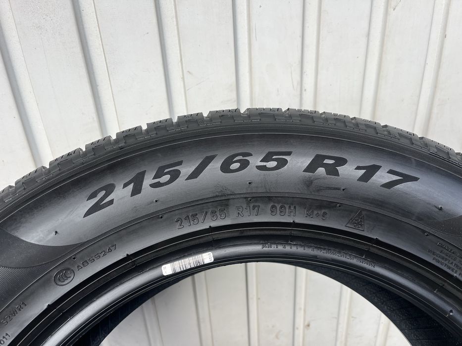 4 anvelope iarna 215/65 R17, Pirelli, 5-6mm profil ramas!