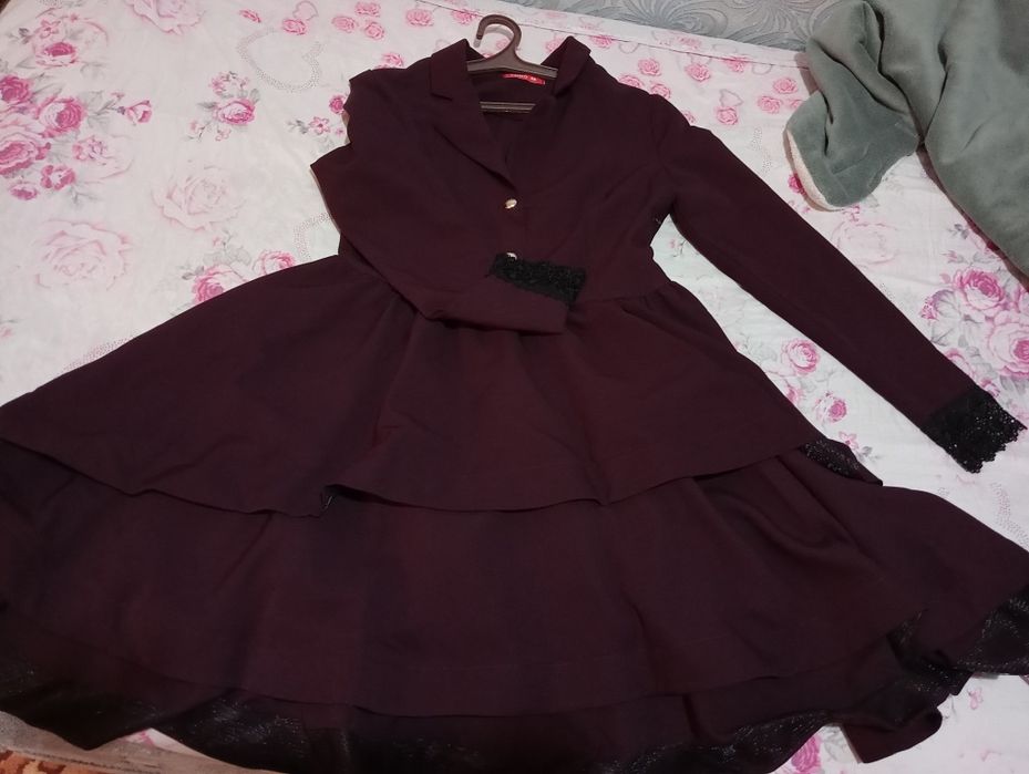 Продаю платье женское