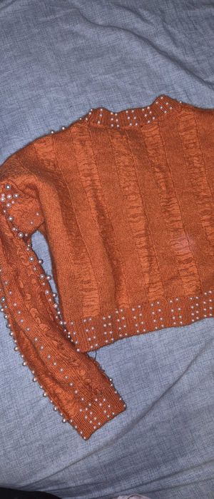 Guess късо пуловерче