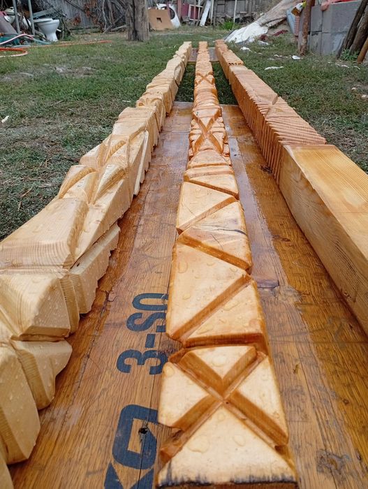 Grinzi sculptate pentru foișoare și terase