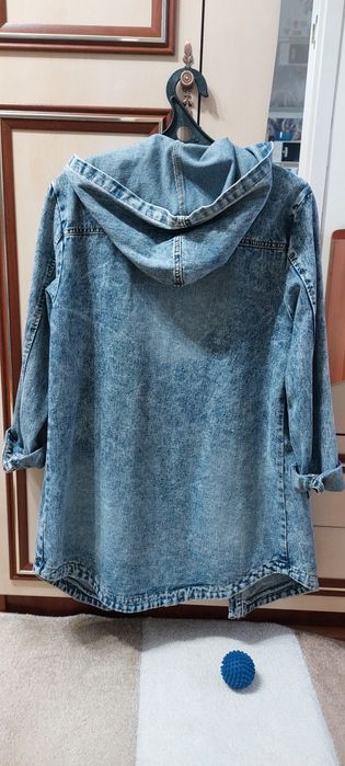 Продам джинсовую куртку