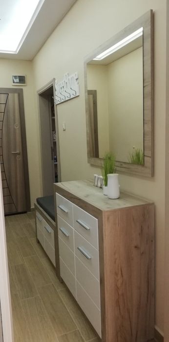 Два самостоятелни етажа от къща