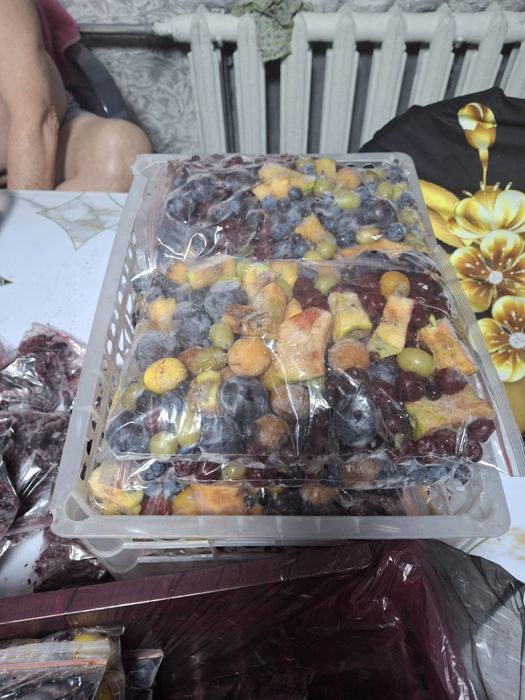 Продам ассорти из свежих ягод