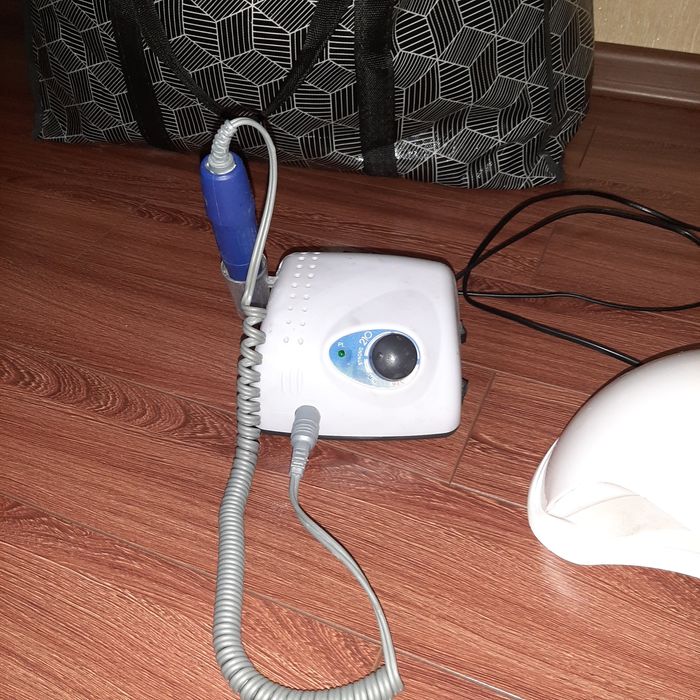 Продам машинки и лампу