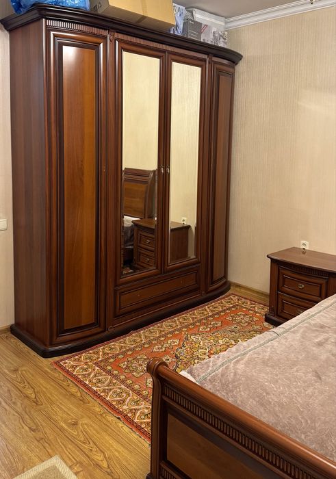 Продам спальный гарнитур