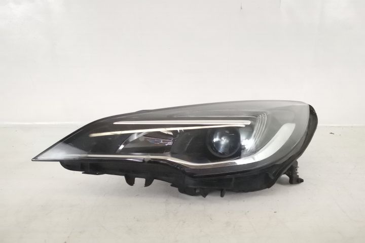 Ляв фар Оригинален Халогенен В добро състояние Опел Астра / Opel Astra