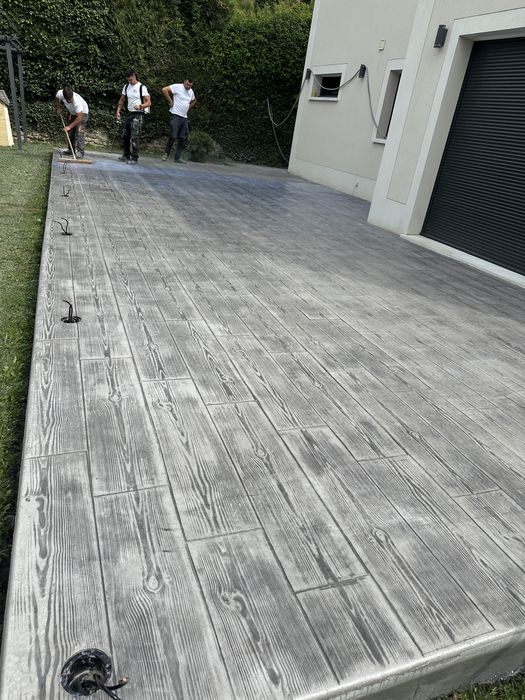 Beton amprentat pentru curti si terase- modele moderne, executie rapid