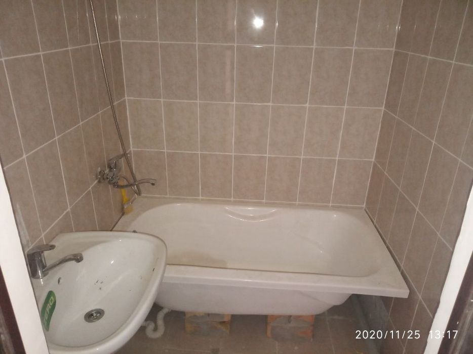 6 mikrorayonda katta 3 xonali uy sotiladi