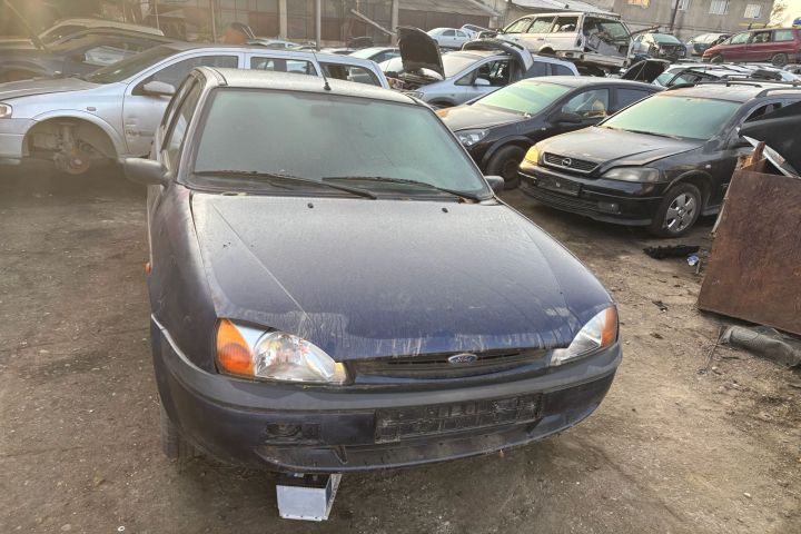 Bara fata Ford Fiesta a 4-a generatie