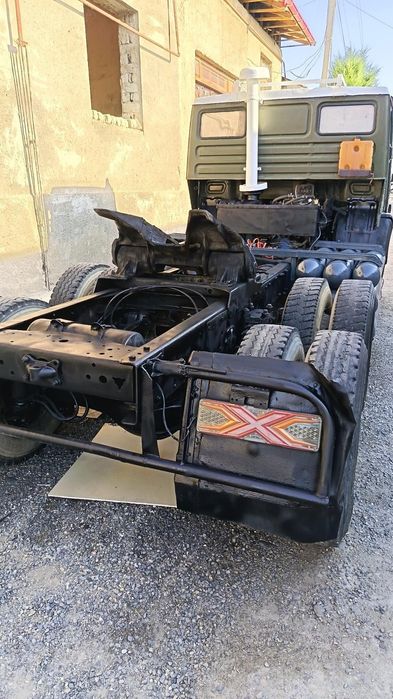 Kamaz  tyagach sotiladi