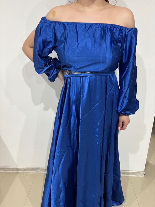 Vand rochie lunga,eleganta.