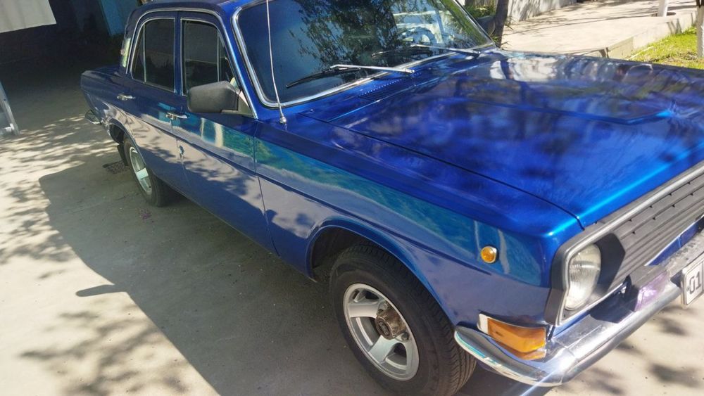 Волга газ24 сотилади