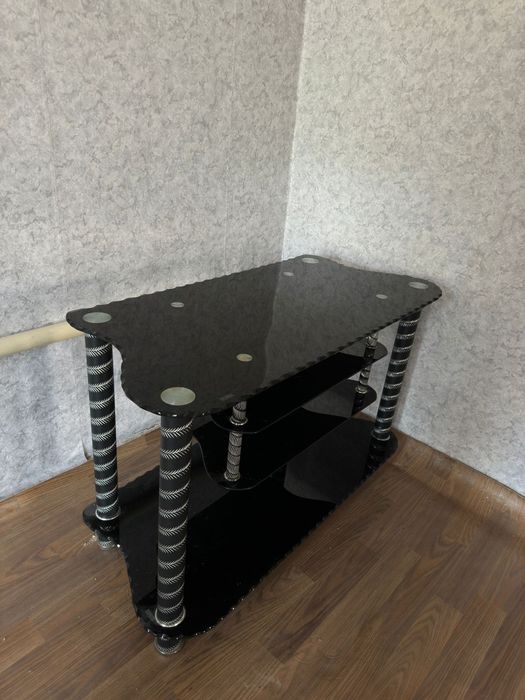 Столик под телевизор , тумба