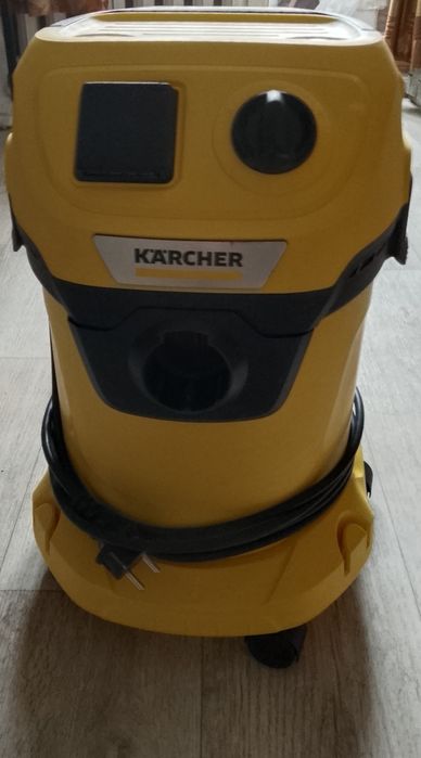Продам пылесос Karcher.