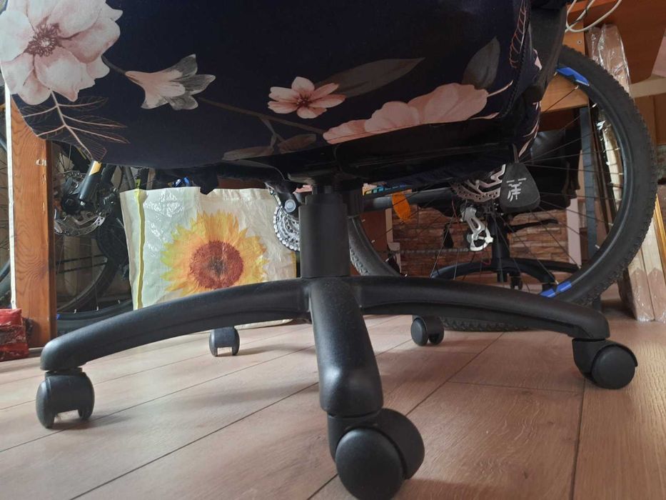 Масивен и много удобен офис стол на добра цена гр. София Гео Милев • OLX.bg