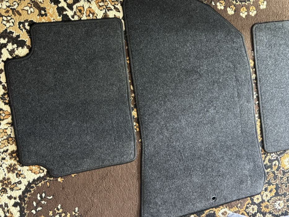 Ворсовые коврики на сонату .