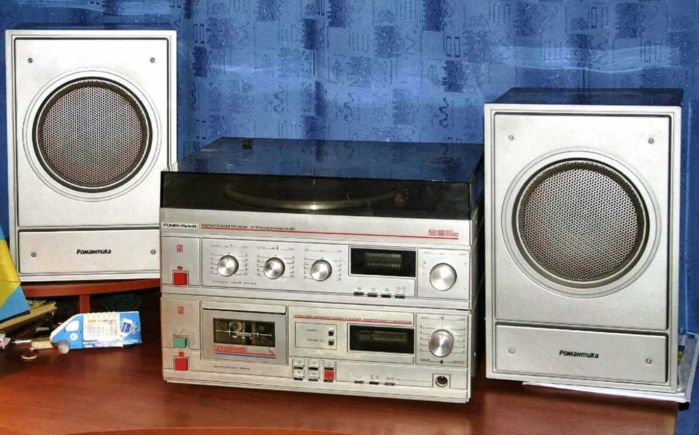 виниловый проигрыватель