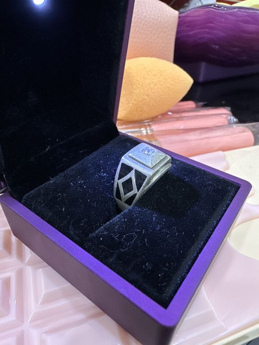 Продаю перстень мужской