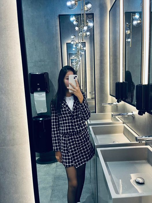 продам костюмы новый