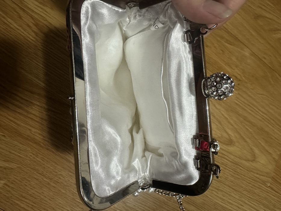 Poseta mireasa cu margelute