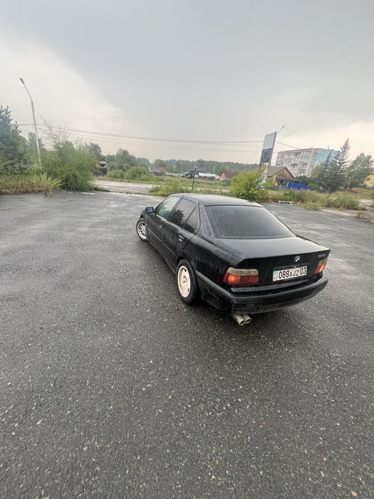 Продам машину БМВ Е 36