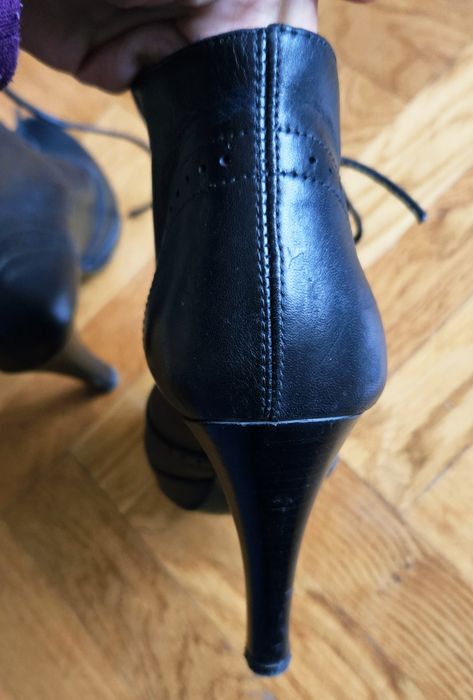 Ghete Buffalo, negre din piele, cu șiret