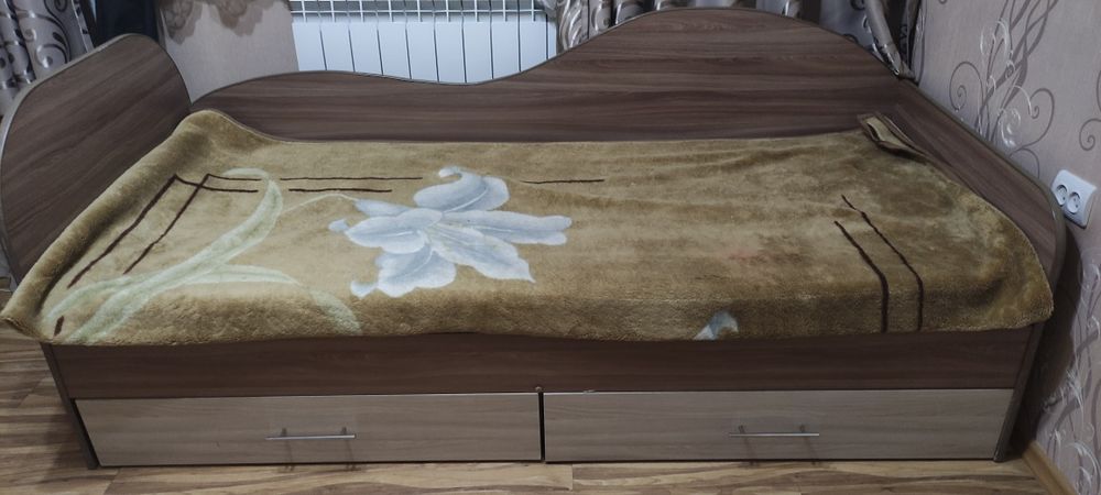 Продам кровать б/у