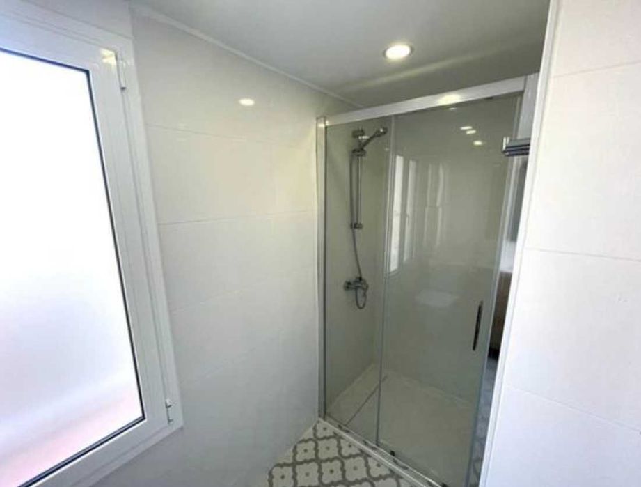 Дава се под наем Четиристаен апартамент в Пловдив, Център - 95 кв.м за 398.82 € - Снимка #1