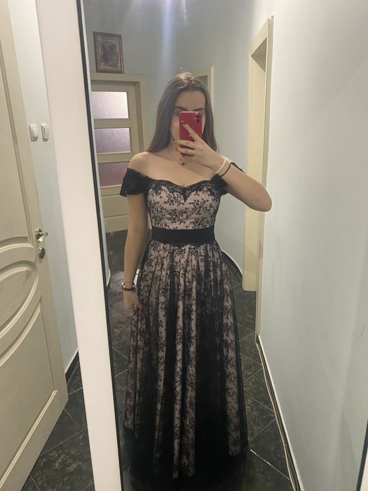 Абитуриентска рокля