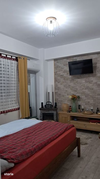 Proprietar vand Studio cochet renovat si mobilat in stil minimalist...