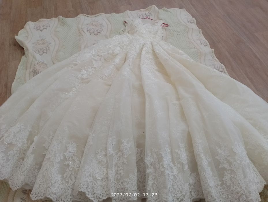 Свадебное платье