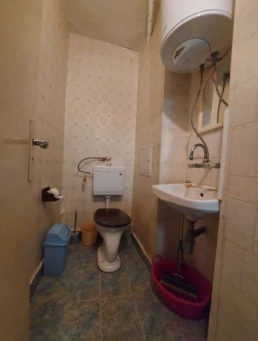 Дава се под наем Тристаен апартамент в Бургас, Изгрев - 100 кв.м за 127.5 € - Снимка #21