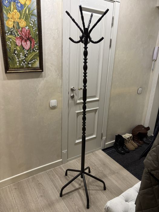 Напольная вешалка