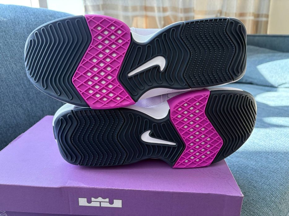 Nike Lebron Witness 8