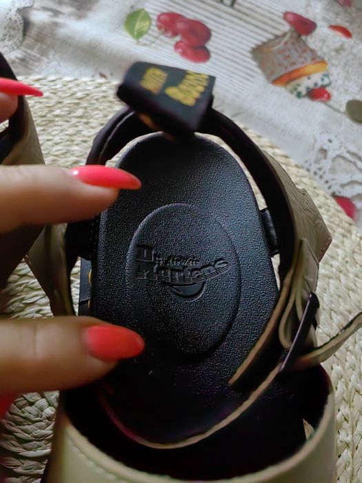 Сандали dr. martens 39-40 номер