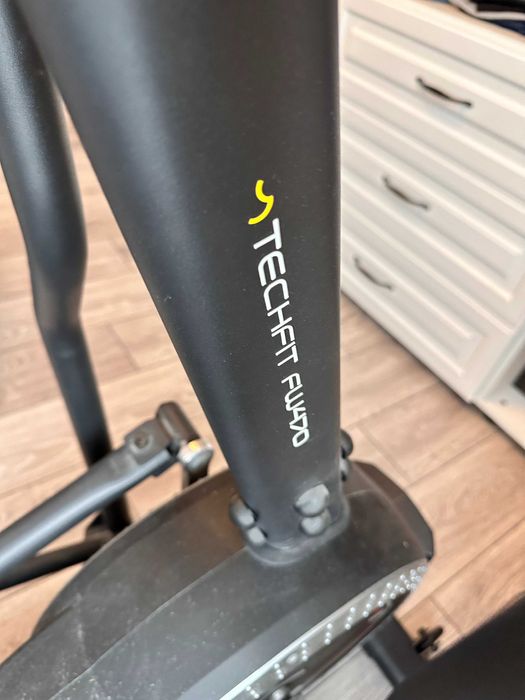 Bicicleta eliptica fitness TECHFIT FW470