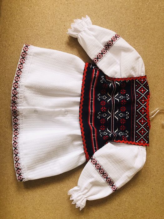 Rochita traditionala-populara pentru fetite