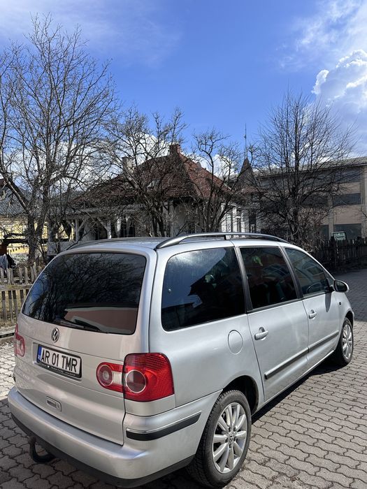 Vând Volkswagen Sharan 2.0 TDI – 7 locuri – 5000€