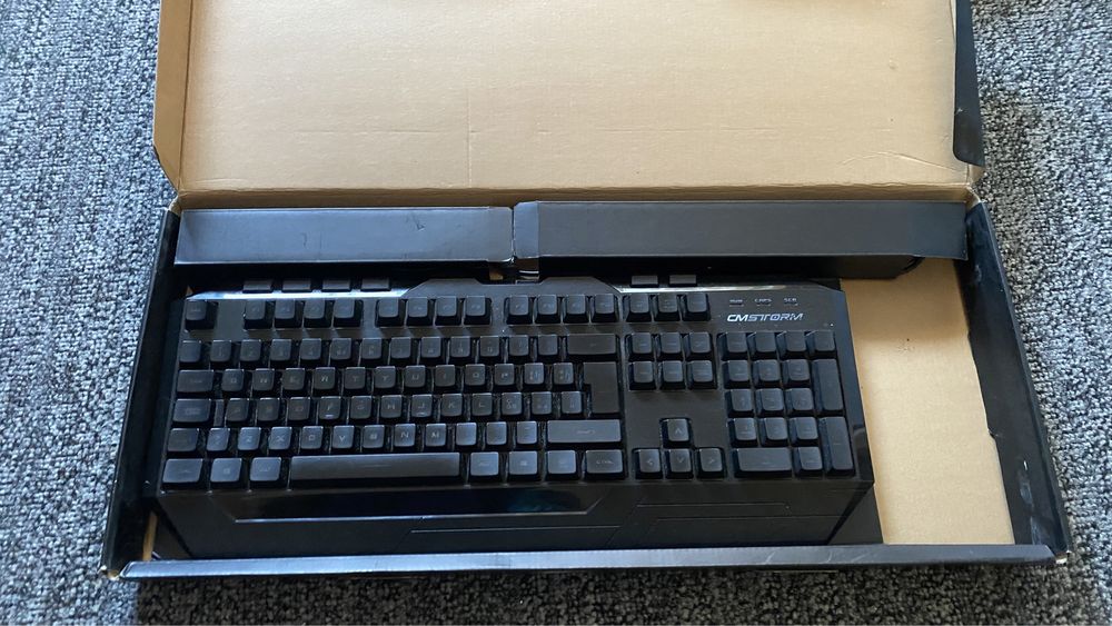 Tastatura RGB Cooler Master Devastator