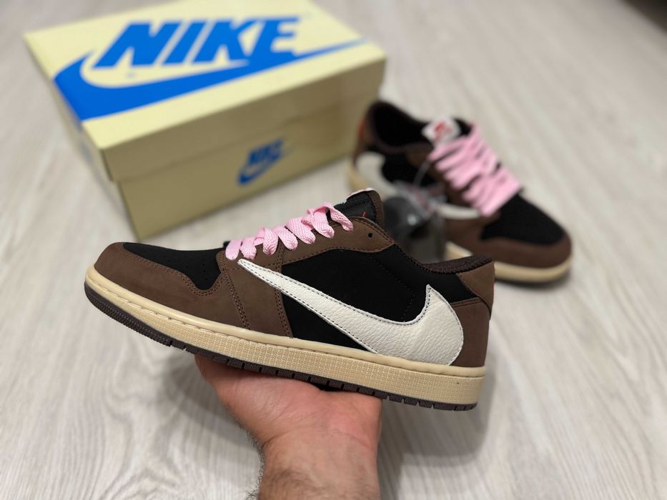 Adidasi Air Jordan 1 x Travis Scott Low sneakers