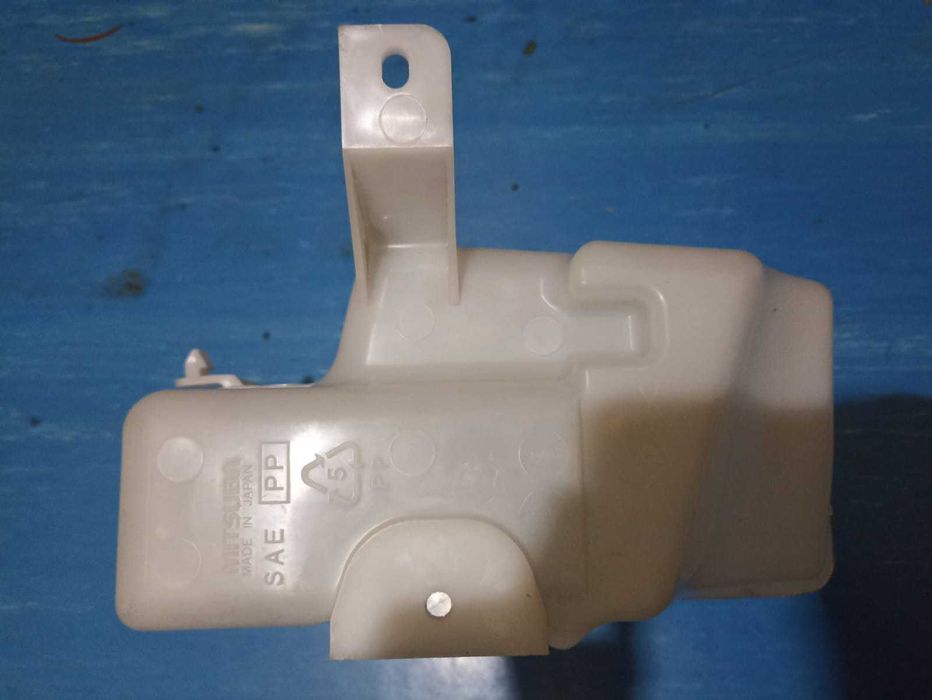 Vand doar vas spalator parbriz Mitsubishi Outlander2 8260A241