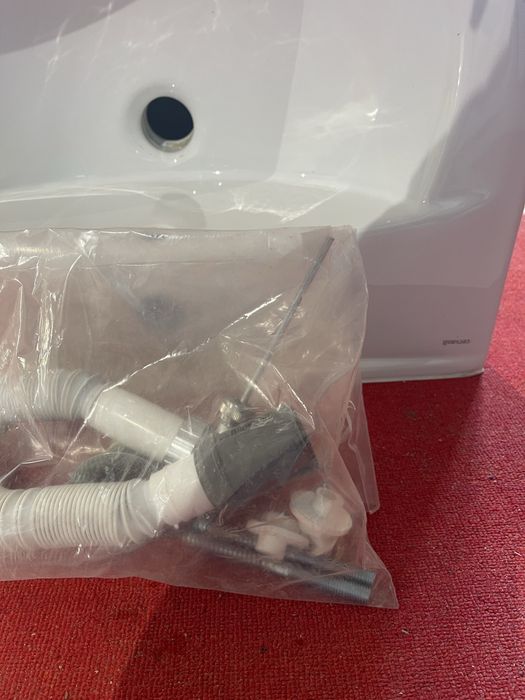 Chiuveta suspendata Cersanit