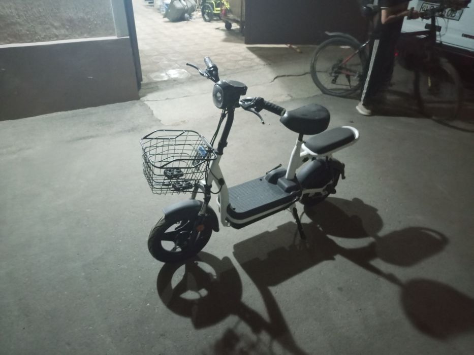 Electro skuter sotiladi