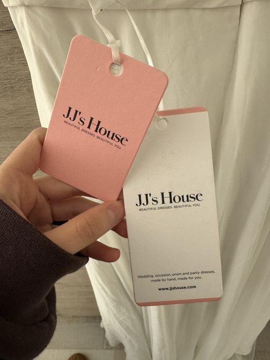 ,,JJ’s House”- Бутикова сватбена рокля