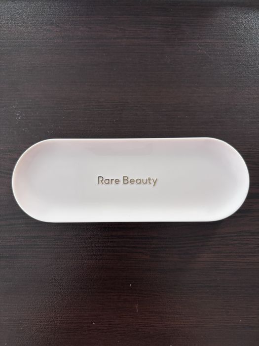 Rare Beauty   Discovery eyeshadow palette