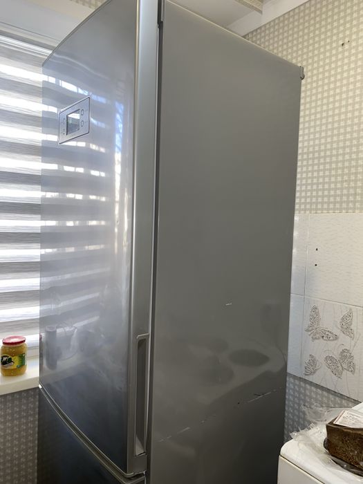 Продам холодильник LG