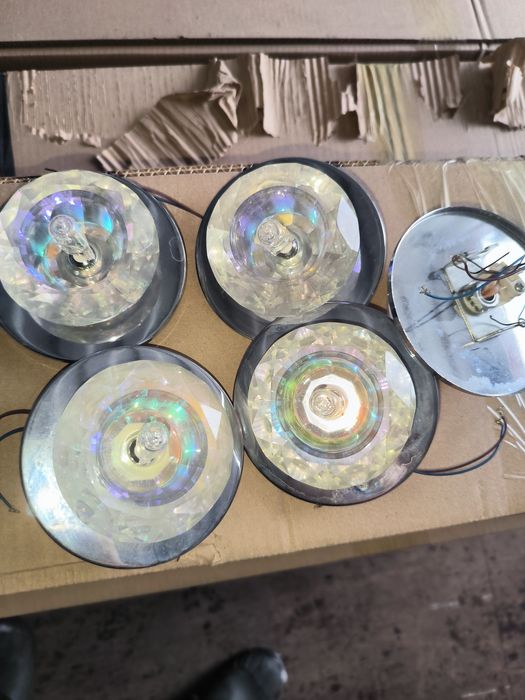 Продам потолочные светильники (СОФИТЫ)