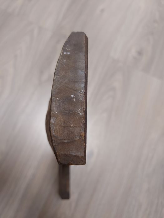 Crucifix din lemn sculptat manual