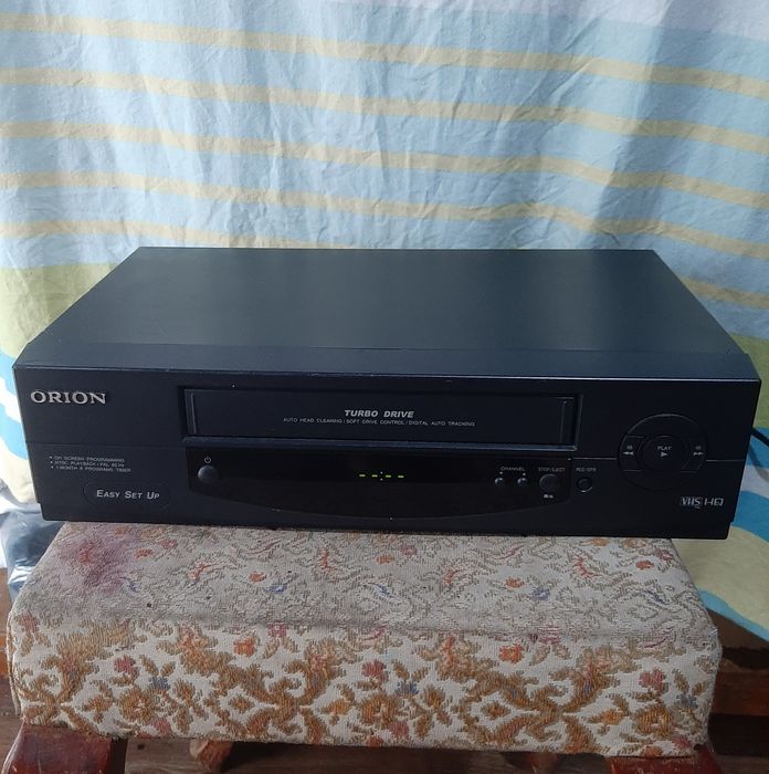 Vând videorecorder orion în stare bună funcționare